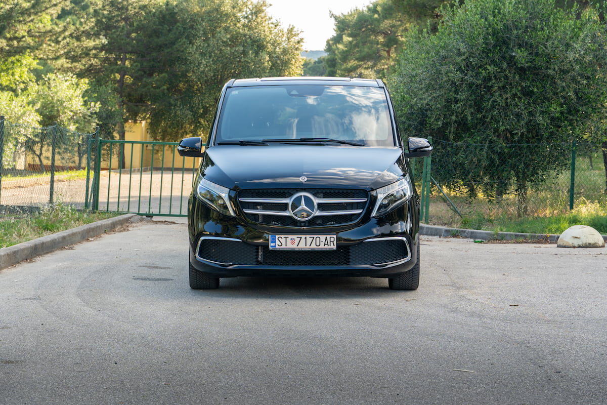 Mercedes V-Class — luksuzni kombi za privatne transfere iz Splita