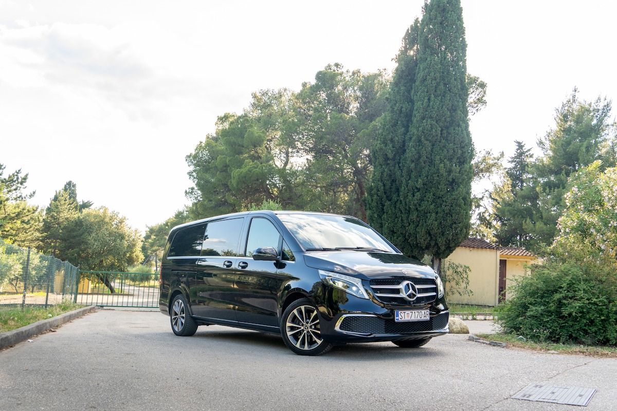 Mercedes V-Class — prednji izgled luksuznog kombija